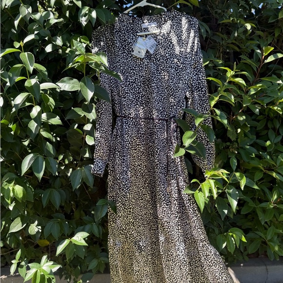 MANGO Elegant Animal Print Long Sleeved Maxi Dress Size 4 - Picture 3 of 15